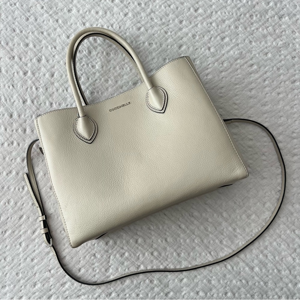 COCCINELLE Farisa Leather Handbag Purse in Seashell One Size